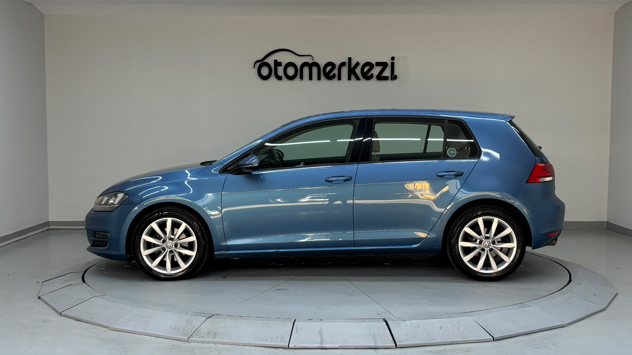 VOLKSWAGEN GOLF 2